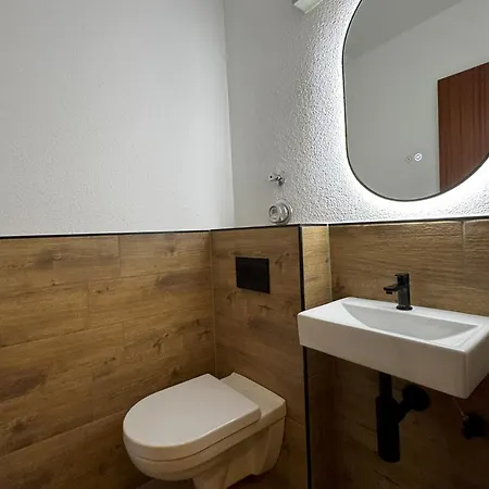 Schwarzwald Style Dreiwelten Card Inkl Freier Eintritt Solemar Ruhige Mit 85 Qm Zentral Parkanlage Stellplatz Apartament Bad Dürrheim